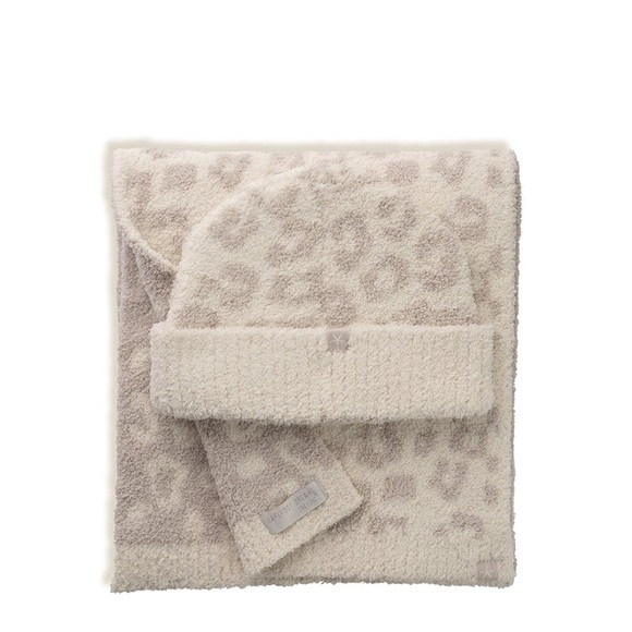 Barefoot Dreams Accessories - Barefoot Dreams Scarf and Hat set